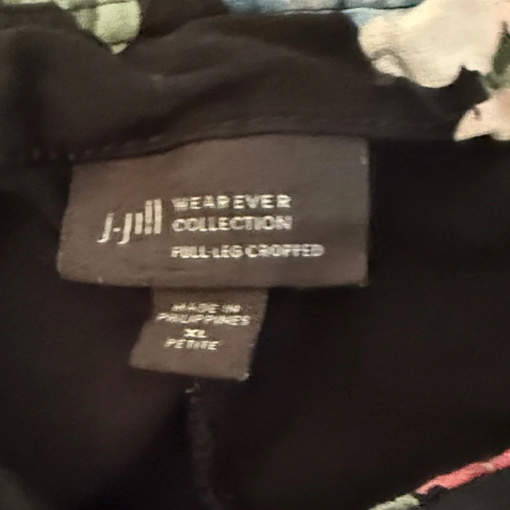 J. Jill Black Floral Cropped Pants- worn about‎ 6 times.